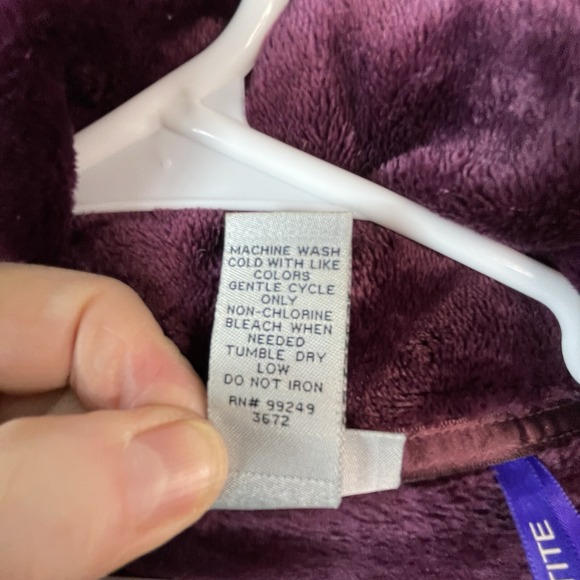 Catherines Womens 2XWP Velour Jacket Maroon Full Zip Front Lightweight Pockets - Picture 4 of 10